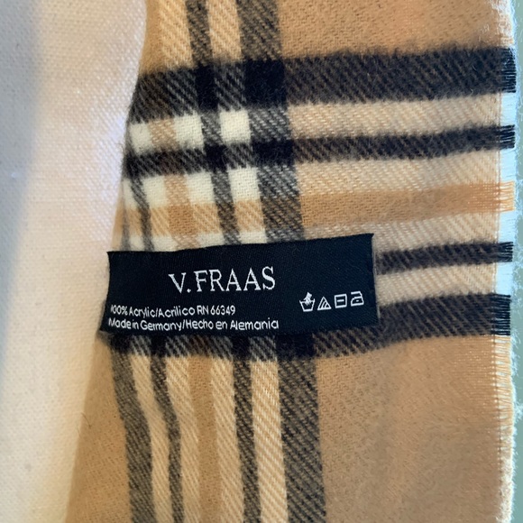 Plaid, tartan acrylic soft scarf - Picture 3 of 4